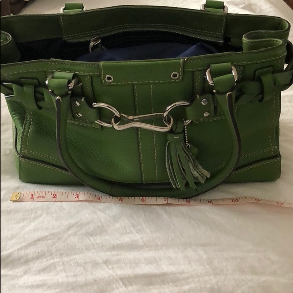 Coach bag in beautiful green color - Picture 1 of 4